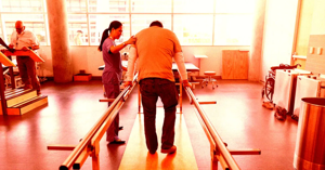 ხერხემლის ტრავმის მქონე პარალიზებულმა მამაკაცმა ღეროვანი უჯრედებით მკურნალობის შედეგად ისევ გაიარა - კვლევა გრძელდება ხერხემლის ტრავმის მქონე პარალიზებულმა მამაკაცმა ღეროვანი უჯრედებით მკურნალობის შედეგად ისევ გაიარა -...