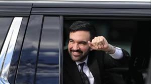 აფრიკაში ყველაზე ცნობილი პოლიტოლოგისა და ცნობილი ინდოელი რეჟისორის შვილი - ნიუ იორკის პირველი მუსულმანი მერი, 34 წლის ზოჰრან მამდანია აფრიკაში ყველაზე ცნობილი პოლიტოლოგისა და ცნობილი ინდოელი რეჟისორის შვილი - ნიუ იორკის პირველი მუსულმ...