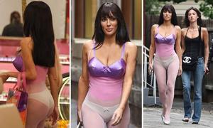 ბიანკა ცენსორი კვლავ ნახევრად შიშველი გამოჩნდა - ამბობენ, რომ მისი ექსცენტრული იმიჯი მეუღლესთან 3-მილიონიანი გარიგების შედეგია ბიანკა ცენსორი კვლავ ნახევრად შიშველი გამოჩნდა - ამბობენ, რომ მისი ექსცენტრული იმიჯი მეუღლესთან 3-მი...