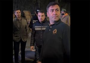 არსებული ინფორმაციით, რუსთაველის გამზირზე პოლიციამ გზის გადაკეტვის გამო რამდენიმე პირი დააკავა არსებული ინფორმაციით, რუსთაველის გამზირზე პოლიციამ გზის გადაკეტვის გამო რამდენიმე პირი დააკავა