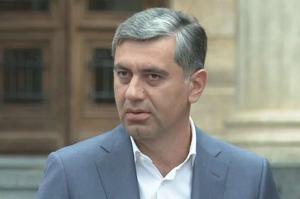 "წარმოდგენა არ აქვთ ამ იდიოტებს, რა ჯოჯოხეთში შეყვეს თავი.... ზოგიერთ ქვეყანაში დღემდე მომყვება მაში...