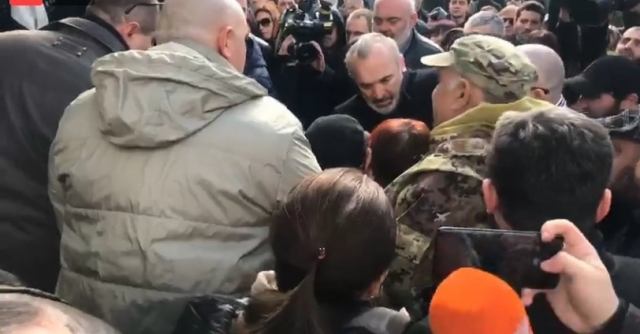 დოდო გუგეშაშვილი შვილის დაკრძალვაზე რეანიმობილით მიიყვანეს