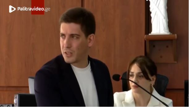 ბათუმის საქალაქო სასამართლოში, მზია ამაღლობელის საქმეზე, აჭარის პოლიციის უფროსის ირაკლი დგებუაძის გა...