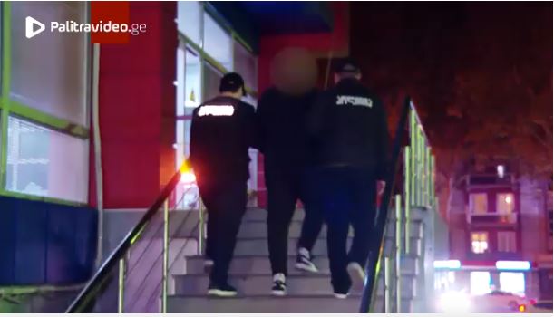 შსს ჯაკო ჩარკვიანისა და კიდევ 3 პირის დაკავების კადრებს აქვეყნებს შსს ჯაკო ჩარკვიანისა და კიდევ 3 პირის დაკავების კადრებს აქვეყნებს